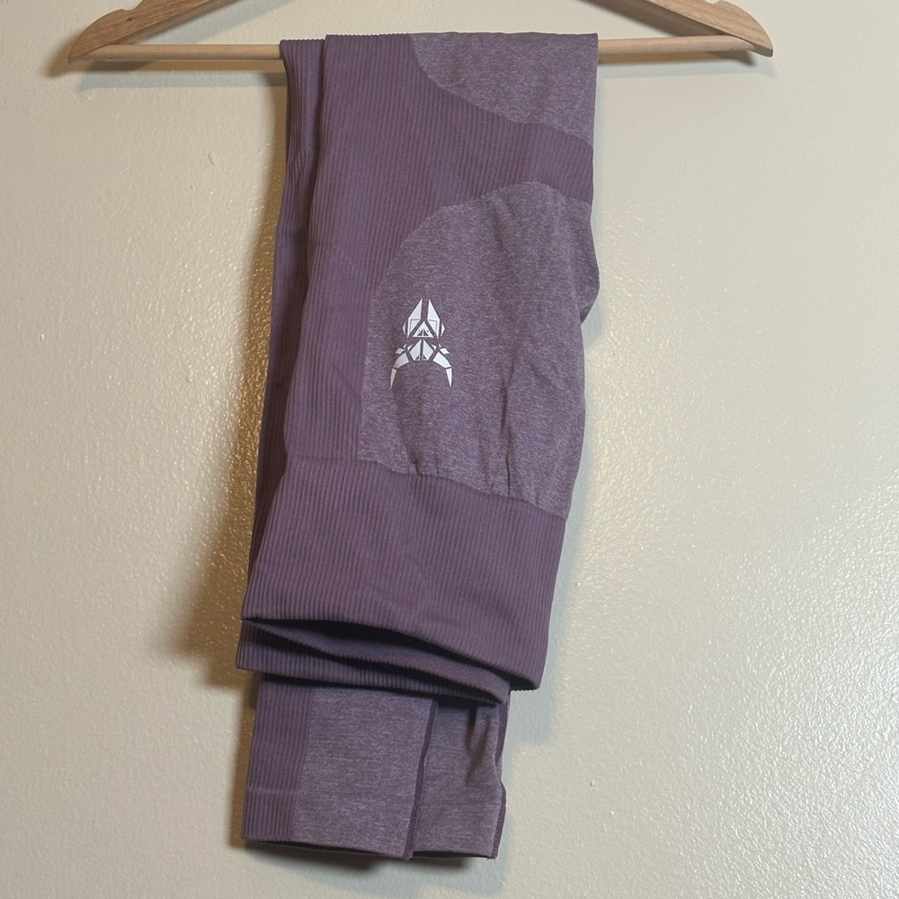 The Fit Bull leggings